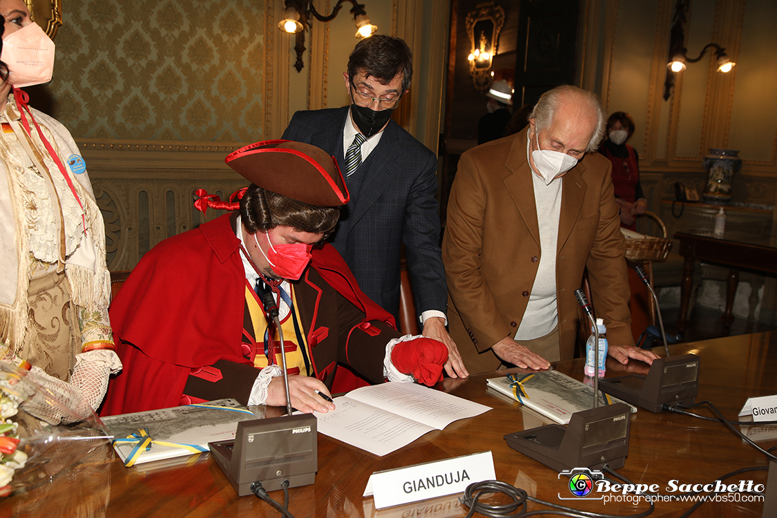 VBS_0836 - Investitura Ufficiale di Gianduja e presentazione Giacometta.jpg